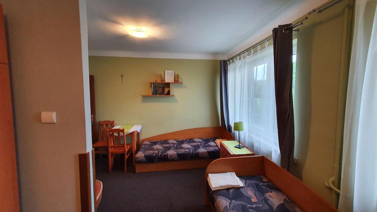 Wieczernik Dom Rekolekcyjny Ksiezy Pallotynow Swieta Katarzyna  Exteriér fotografie